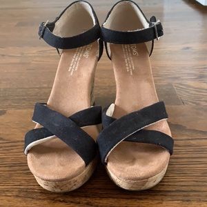 toms black strappy wedges